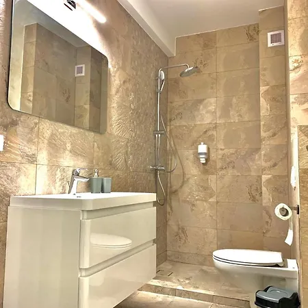 Apartment Adamar *